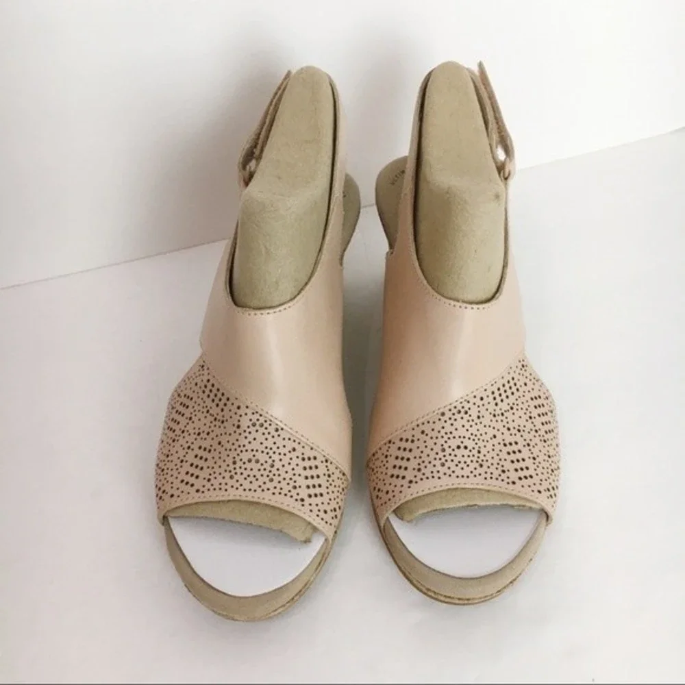 Clarks Womens Size 8.5 Lafley Joy Blush Pink Leather‎ Sandals Wedges Shoes